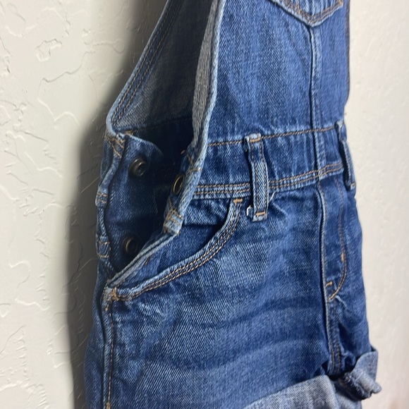 Old Navy denim Jean short overalls in medium wash girls size M (8) - Picture 3 of 7